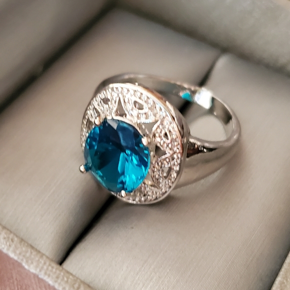 Aquamarine Gemstone. 925 Sterling Silver Ring - Picture 6 of 8